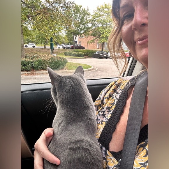 Meet your Posher, Leah - Picture 3 of 16